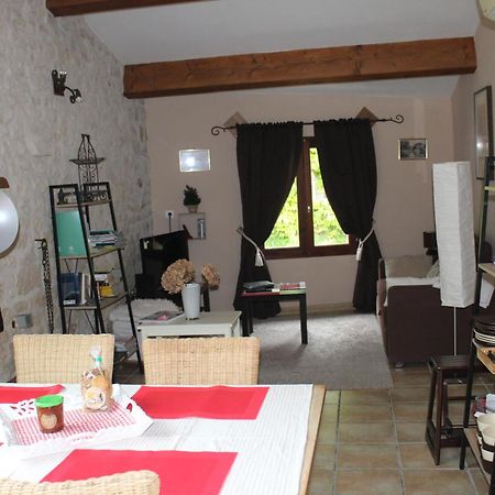 Les Gites Du Veau D'Or Ozillac Exterior foto