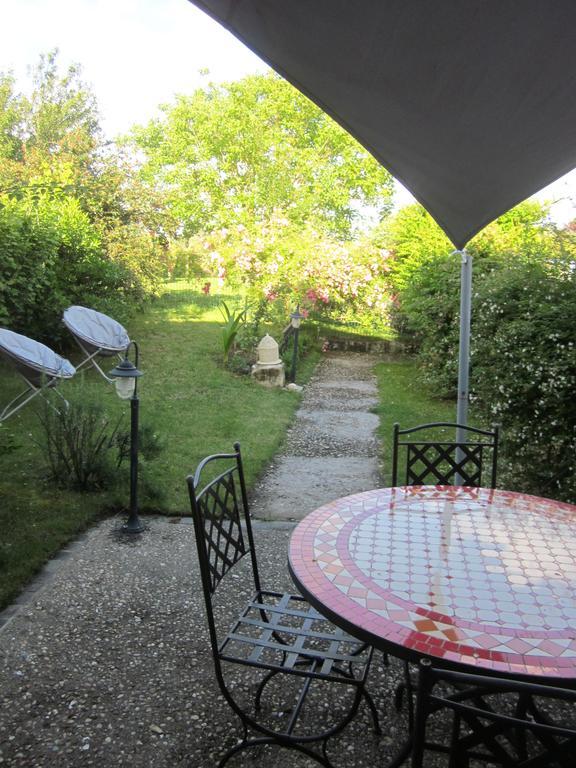 Les Gites Du Veau D'Or Ozillac Exterior foto