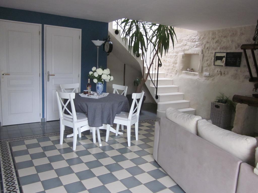 Les Gites Du Veau D'Or Ozillac Exterior foto