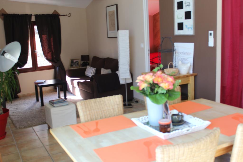 Les Gites Du Veau D'Or Ozillac Exterior foto
