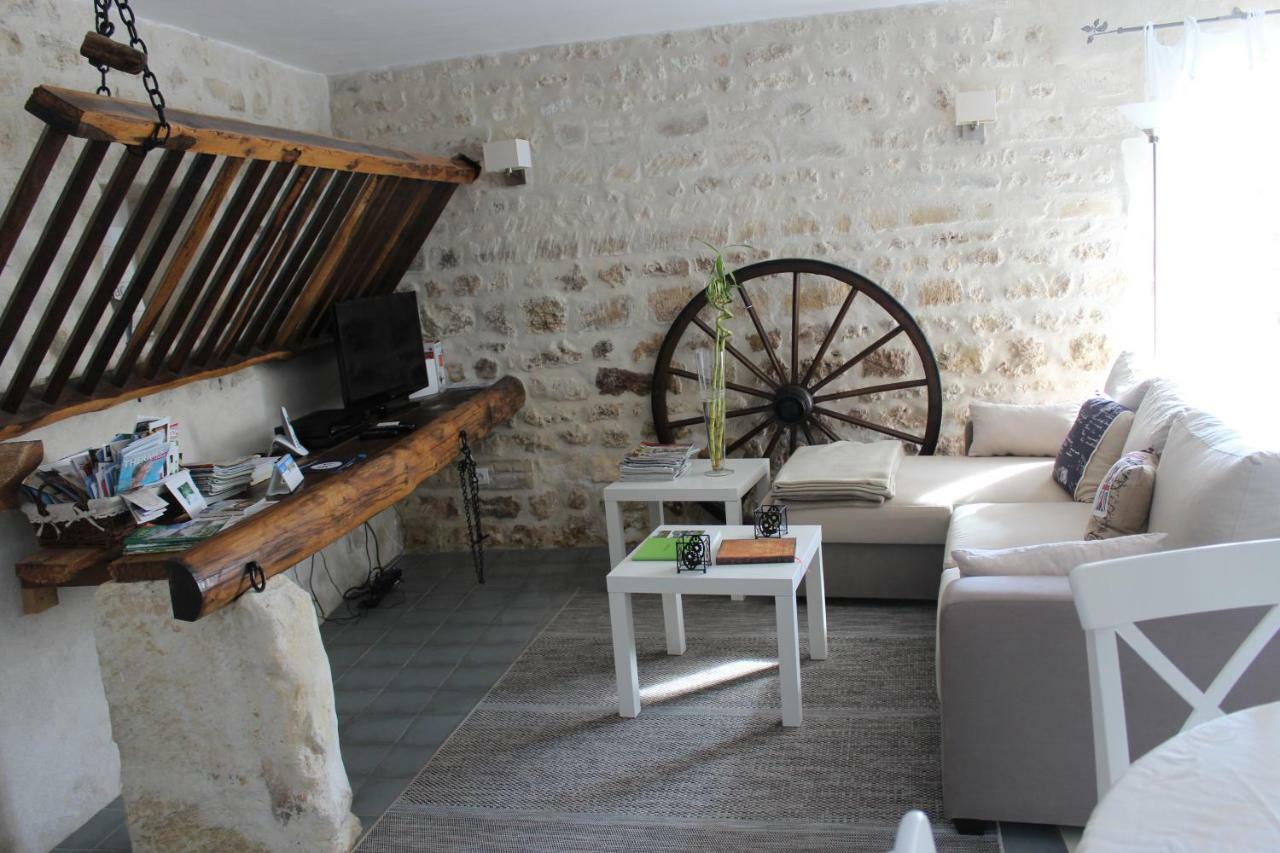 Les Gites Du Veau D'Or Ozillac Exterior foto