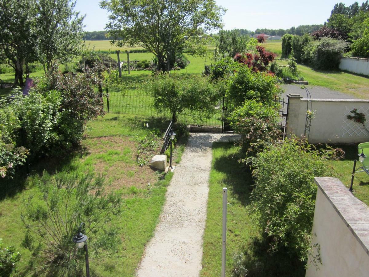Les Gites Du Veau D'Or Ozillac Exterior foto